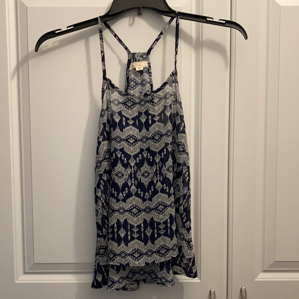 Flowy tank